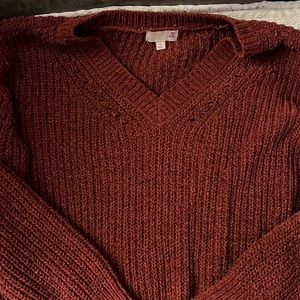 Sweater size Small super cute !!